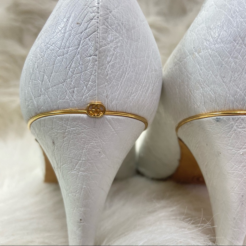 Gucci White Pointed Toe Leather Pumps with Gold Heel Accent - Picture 2 of 12